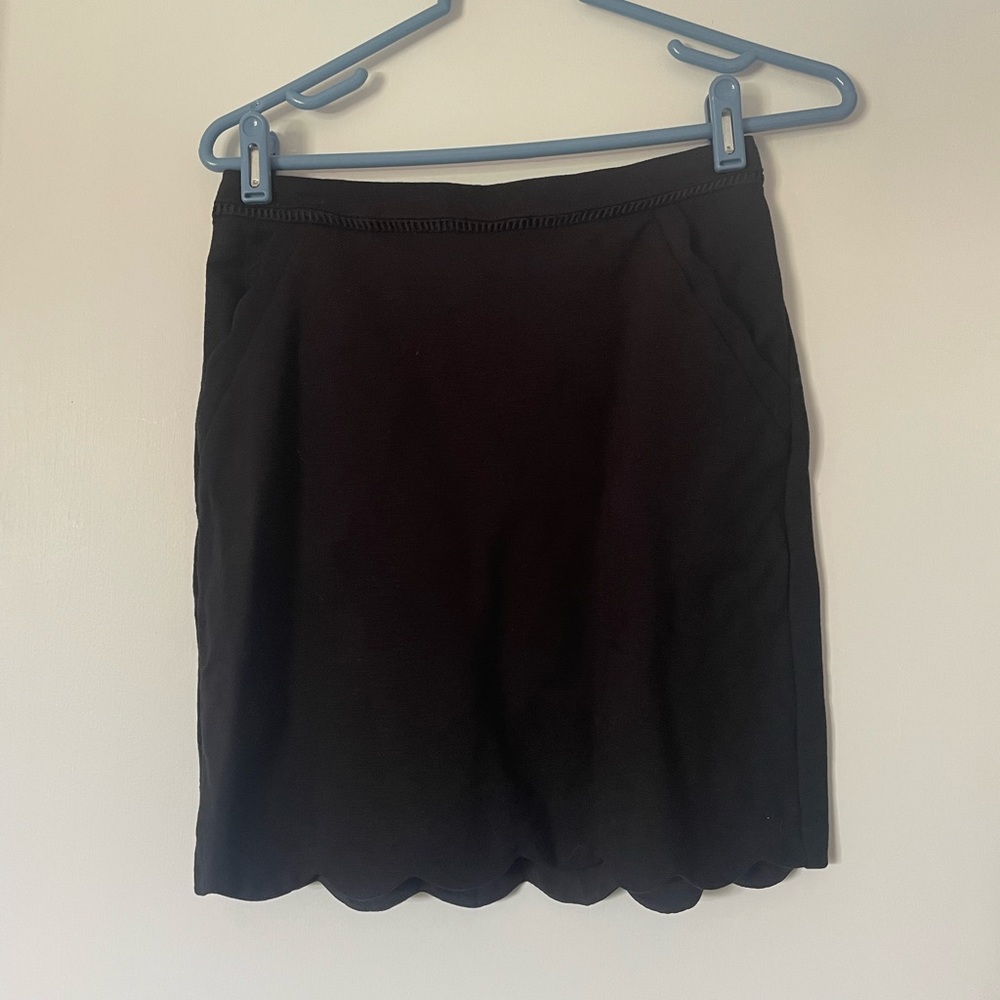 Black stretchy mini skirt